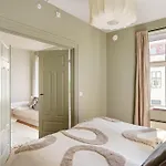 Lokka I 2-bedroom With Double Queen & Balcony Apartamento