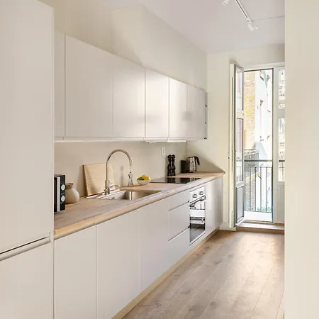 Dinbnb Gruenerlokka I 2-bedroom With Double Queen & Balcony Oslo