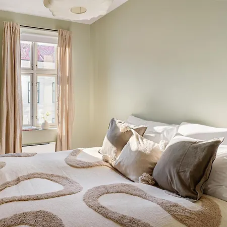 Apartment Dinbnb Gruenerlokka I 2-bedroom With Double Queen & Balcony *