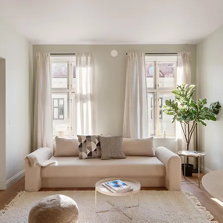 Dinbnb Gruenerlokka I 2-bedroom With Double Queen & Balcony Oslo
