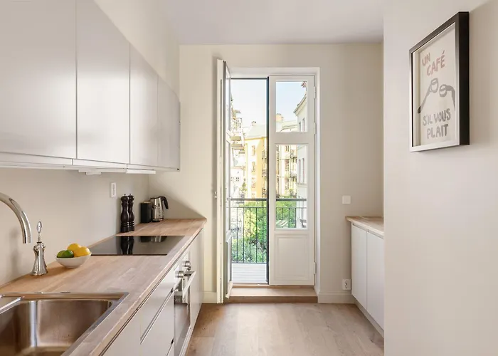 Lokka I 2-bedroom With Double Queen & Balcony *