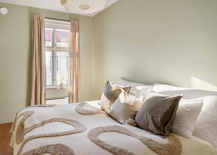 Апартаменты Lokka I 2-bedroom With Double Queen & Balcony *