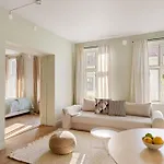Lokka I 2-bedroom With Double Queen & Balcony * Oslo